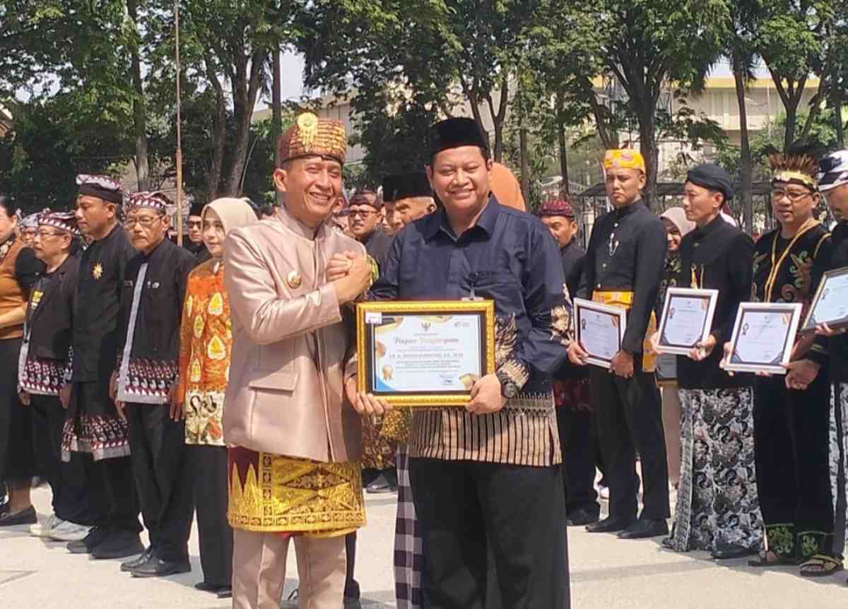 Pemkab Bojonegoro Beri Apresiasi Atas Jasa Koperasi Kareb