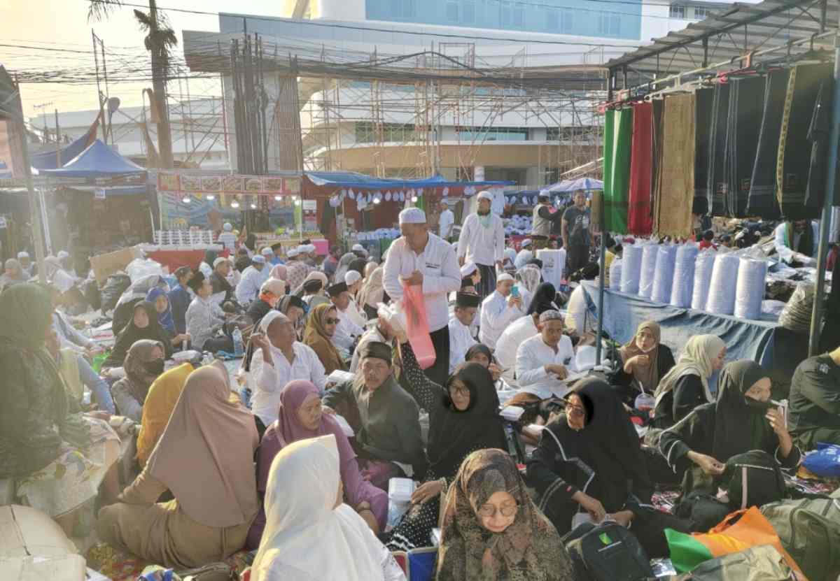 30.000 Paket Snack dan 15.000 Nasi Kotak dari Majelis Ar Rohimin Surabaya di Haul Solo